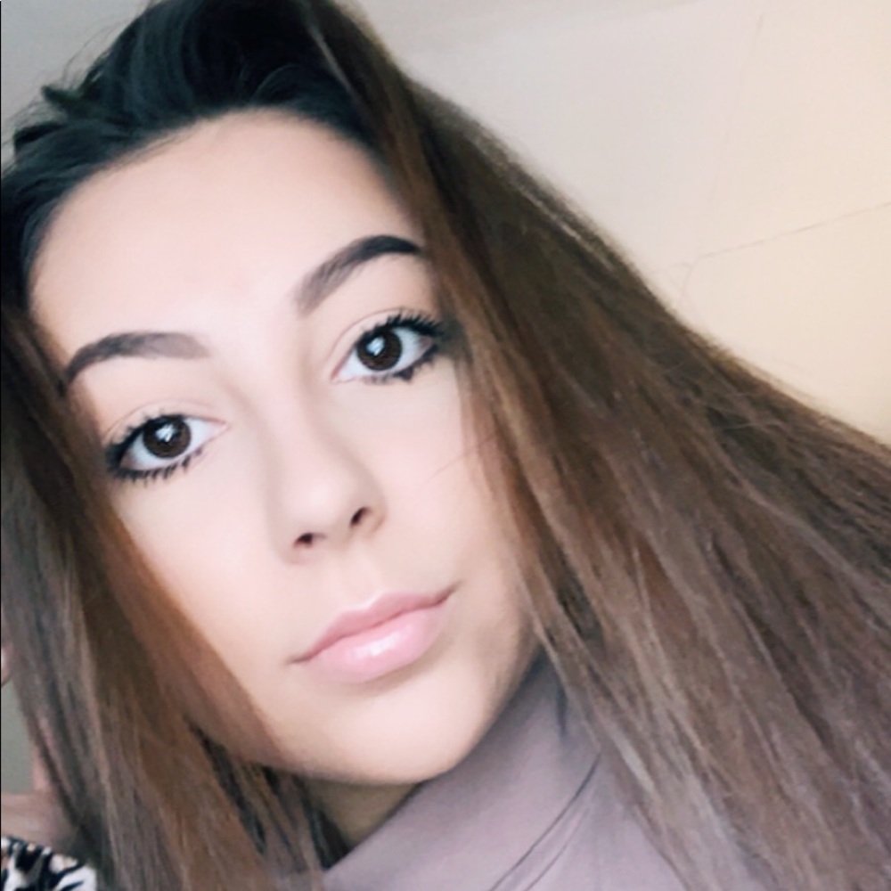 Meet your Posher, Lilly